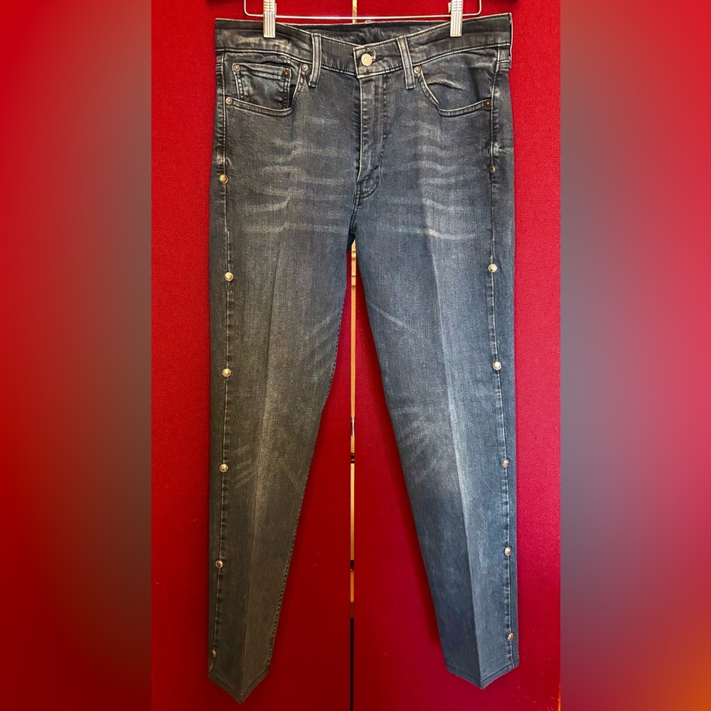 Cool Levi 514’s with Conchos down legs